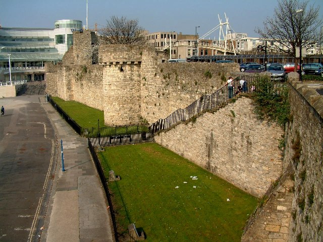 File:Southampton City Walls - geograph.org.uk - 23024.jpg