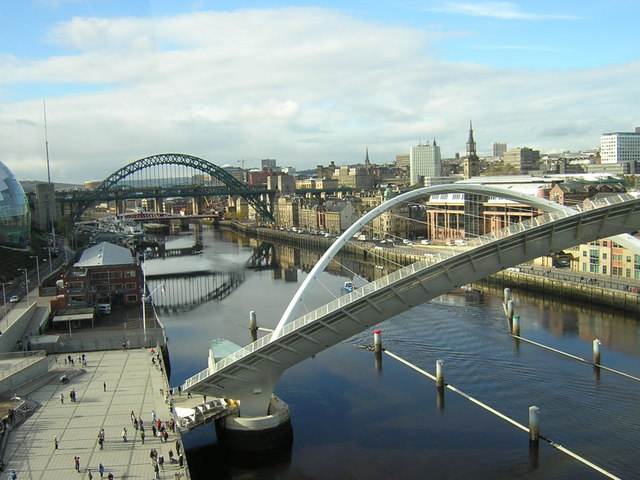 File:Bridges opening up - geograph.org.uk - 178375.jpg