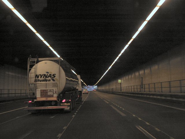 File:Bell Common Tunnel - geograph.org.uk - 53233.jpg
