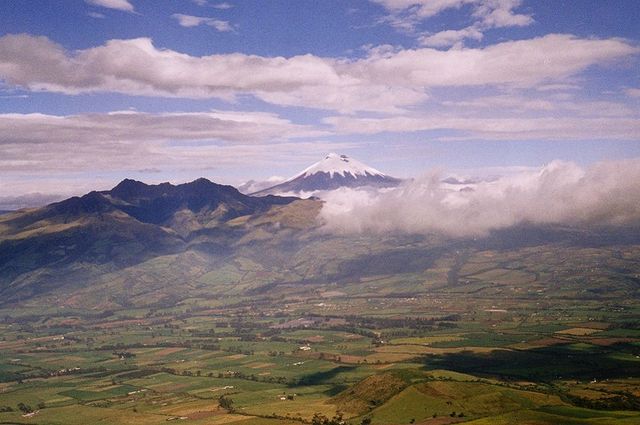 File:Cotopaxi and ruminahui.jpg