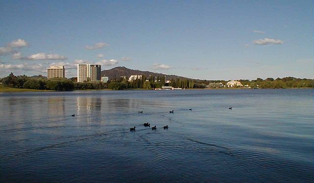 File:Lake Burley Griffin Canberra-MJC02.jpg