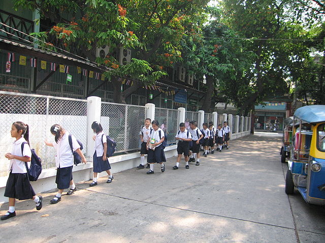 File:Thai Students.jpg