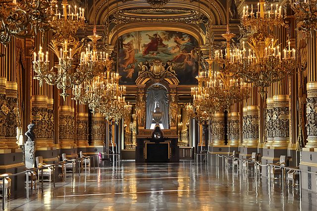 File:Le grand foyer-2.jpg