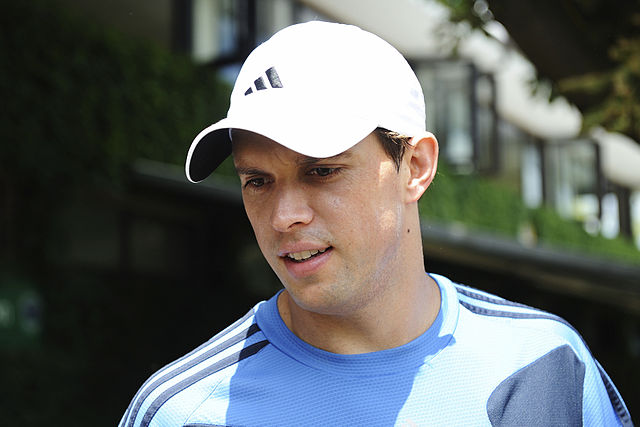 File:Bob Bryan at the 2009 Wimbledon Championships 01.jpg