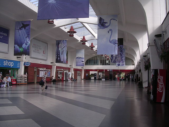 File:Blackpool North railway station interior.jpg