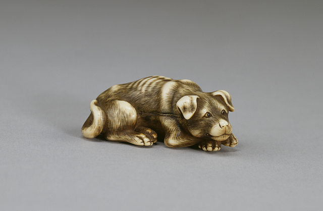 File:Izumiya Tomotada - Netsuke in the Form of a Dog - Walters 711020 - Three Quarter.jpg