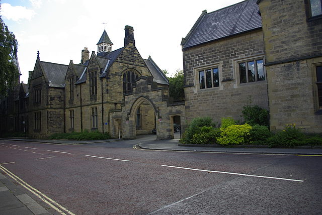 File:Durham School from the road.jpg