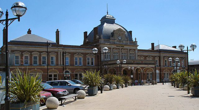 File:Norwich UK train station.JPG