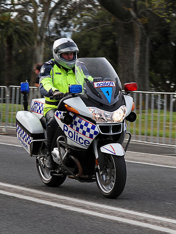 File:Victorian Police Motorcycle, Geelong, Aust, jjron, 30.9.2010.jpg