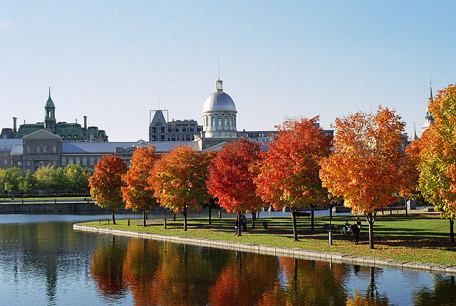 File:March&eacute; Bonsecours and Foliage.jpg