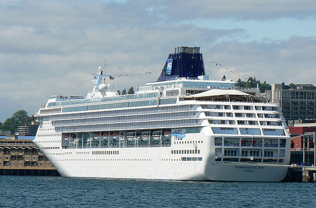 File:Seattle Cruise Ship.jpg