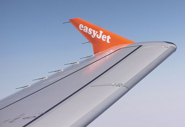 File:Easyjet a319-100 g-ezbv winglet arp.jpg