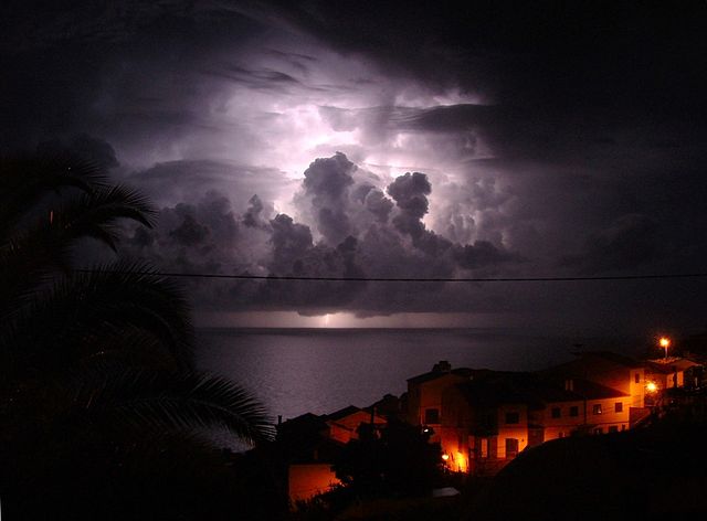 File:Thunder lightning Garajau Madeira 289985700.jpg
