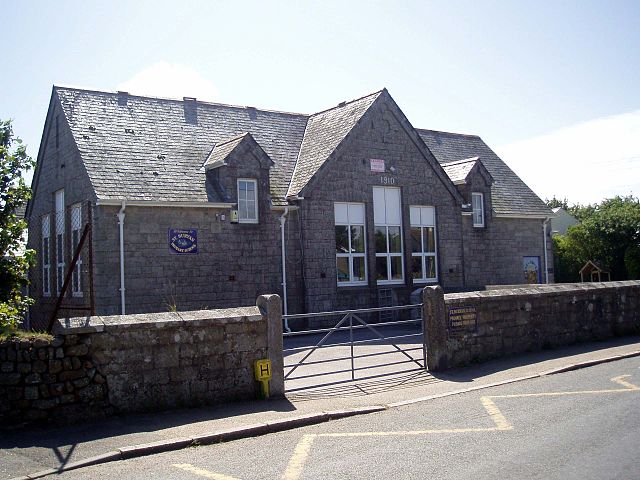File:StBuryanPrimarySchool.jpg