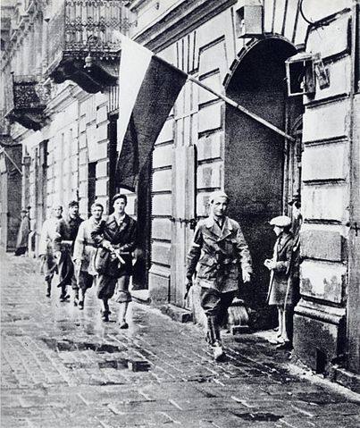 File:Powstanie warszawskie patrol.jpg