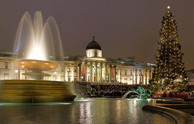 File:Trafalgar Square Christmas Carols - Dec 2006.jpg