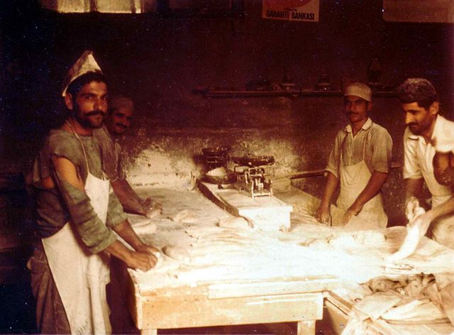 File:Bakery, Van, Turkey 1973.JPG