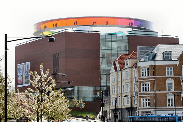 File:ARoS set fra M&oslash;lleparken1.JPG