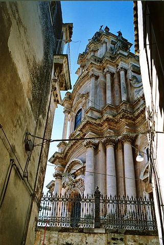 File:San giorgio ragusa ibla italy.jpg