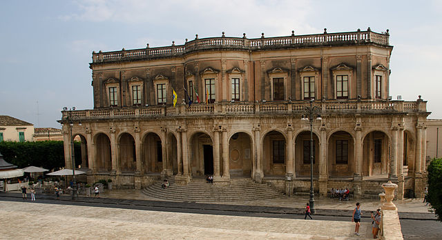 File:Palazzo Ducezio-pjt.jpg