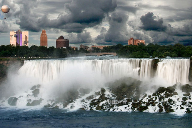 File:Niagara Falls before a rain storm (2007).jpg