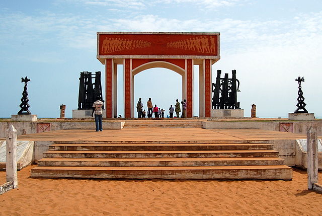 File:The Door of No Return in Ouidah, November 2007.jpg