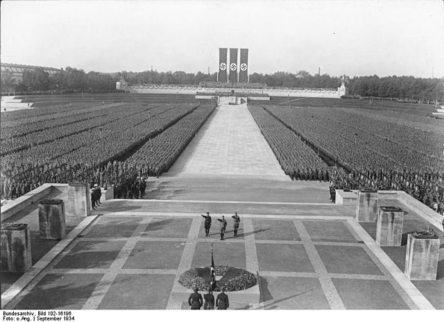 File:Bundesarchiv Bild 102-16196, N&uuml;rnberg, Reichsparteitag, SA- und SS-Appell.jpg