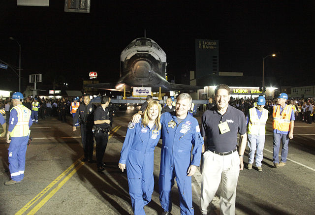 File:Endeavour on the move.jpg