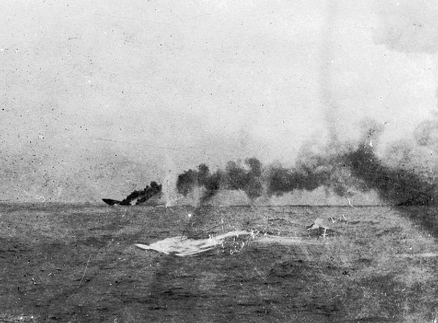 File:HMS Indefatigable sinking.jpg