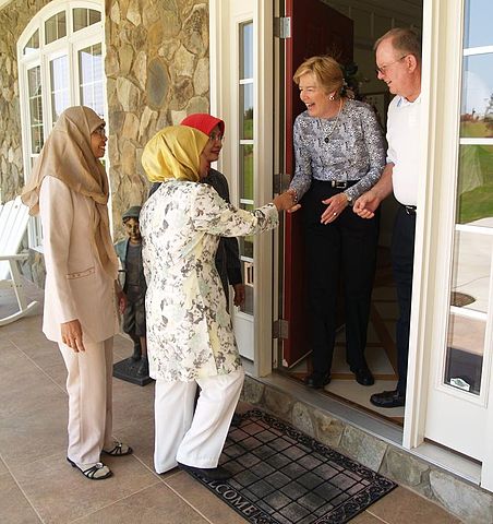 File:FF of Hartwell welcomes Indonesians.jpg