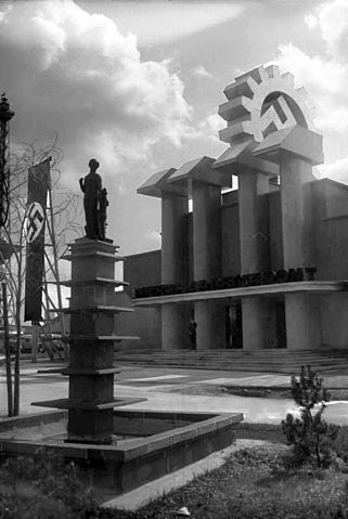 File:Bundesarchiv Bild 102-15750, Ausstellung 