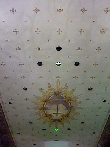 File:Mus&eacute;e arch&eacute;ologique de Grenoble Plafond2.JPG