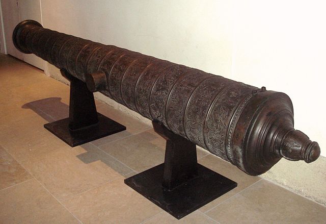 File:Ottoman cannon end of 16th century length 385cm cal 178mm weight 2910 stone projectile founded 8 October 1581 Alger seized 1830.jpg