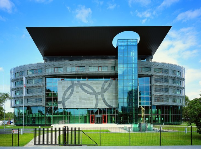 File:Moderne wolkenkrabber Warschau 0865.PNG