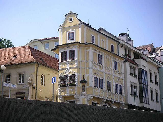 File:Bratislava-dom u dobr&eacute;ho pastiera.jpg