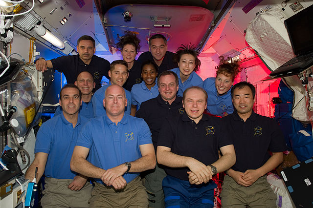 File:STS-131 and Expedition 23 Group Portrait.jpg