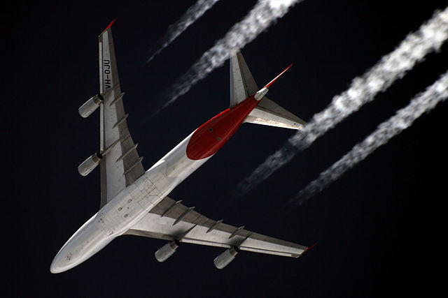 File:Qantas Boeing 747-400 VH-OJU over Starbeyevo Kustov.jpg