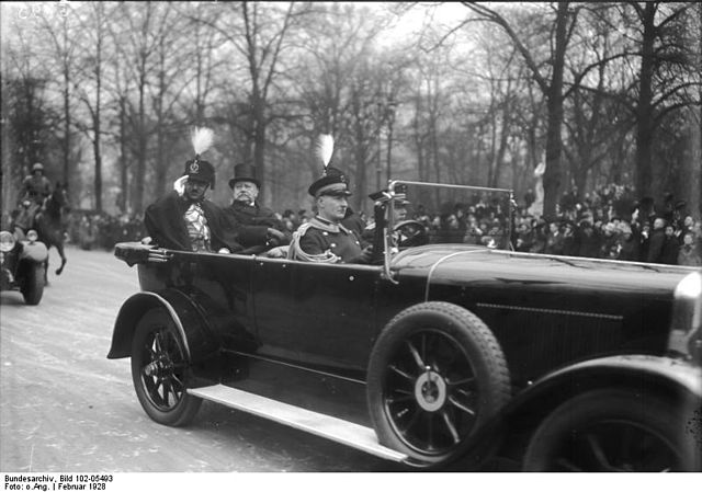 File:Bundesarchiv Bild 102-05493, Berlin, Besuch König von Afghanistan.jpg