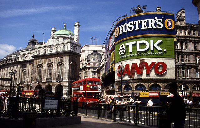 File:Piccadilly circus 1992 07.jpg