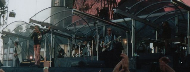 File:Bon Jovi live.jpg