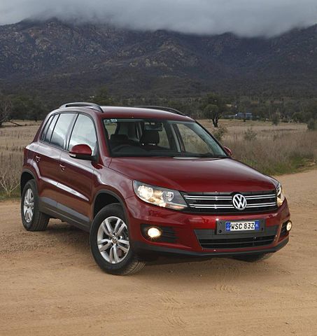 File:2011 Volkswagen Tiguan (5N) 103TDI wagon (2011-09-24) 01.jpg