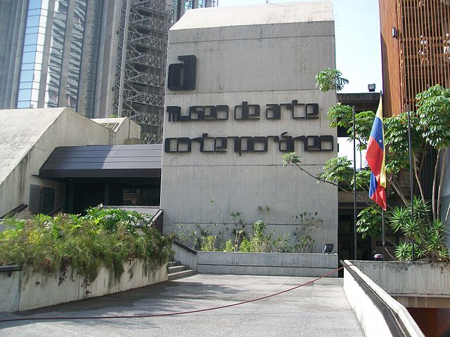 File:Museo arte contemp Caracas.JPG