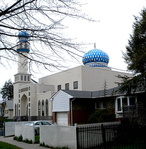 File:Flushing 33 Av 143 St mosque jeh.JPG