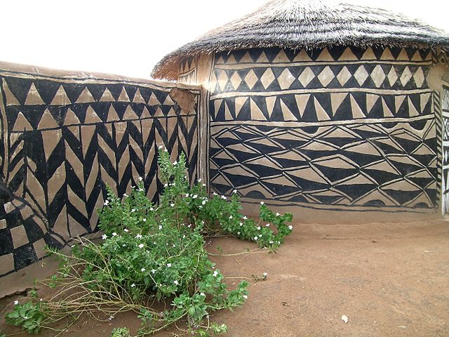 File:Tiebele traditional house decoration Burkina Faso.jpg
