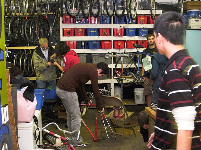 File:Sopo Bicycle Cooperative.jpg
