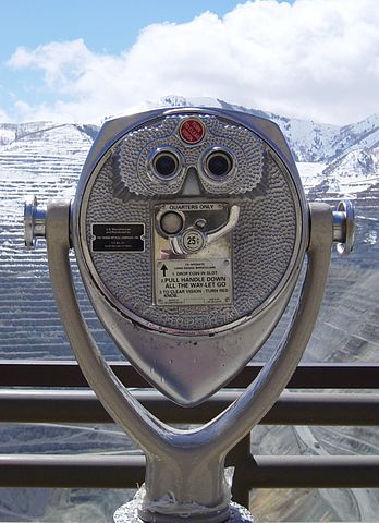 File:Tower Optical Binoculars.jpg