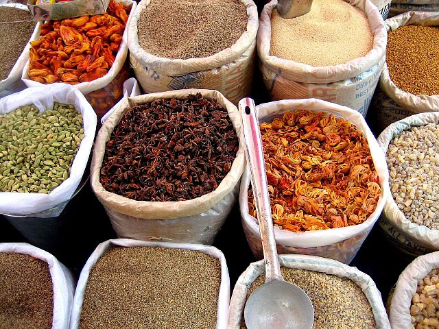 File:Spices in an Indian market.jpg