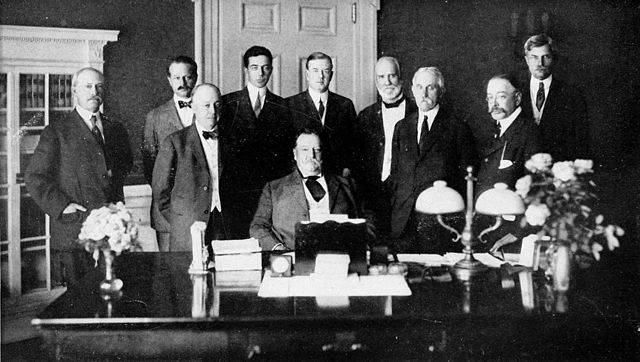 File:Taft cabinet 26 to 29 September 1910.jpg