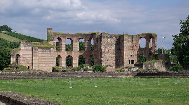 File:Trier Kaiserthermen BW 1.JPG