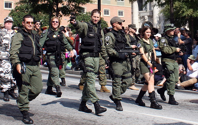 File:Stargate SG-1 SG team Dragon Con 2008 cropped.jpg